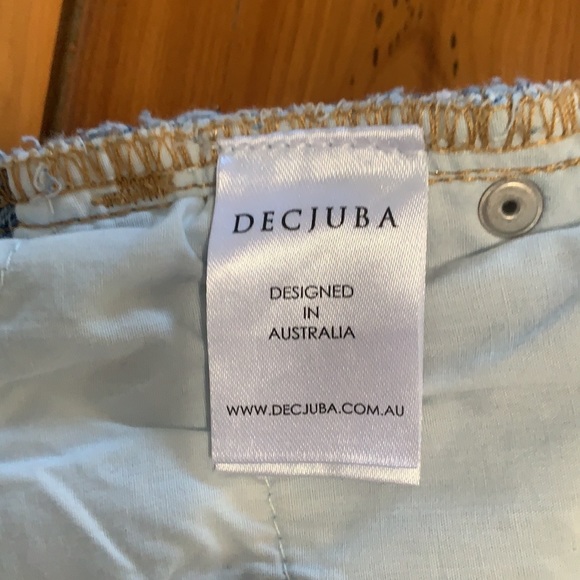 Ladies Flattering High Waisted Denim Shorts - Picture 3 of 3